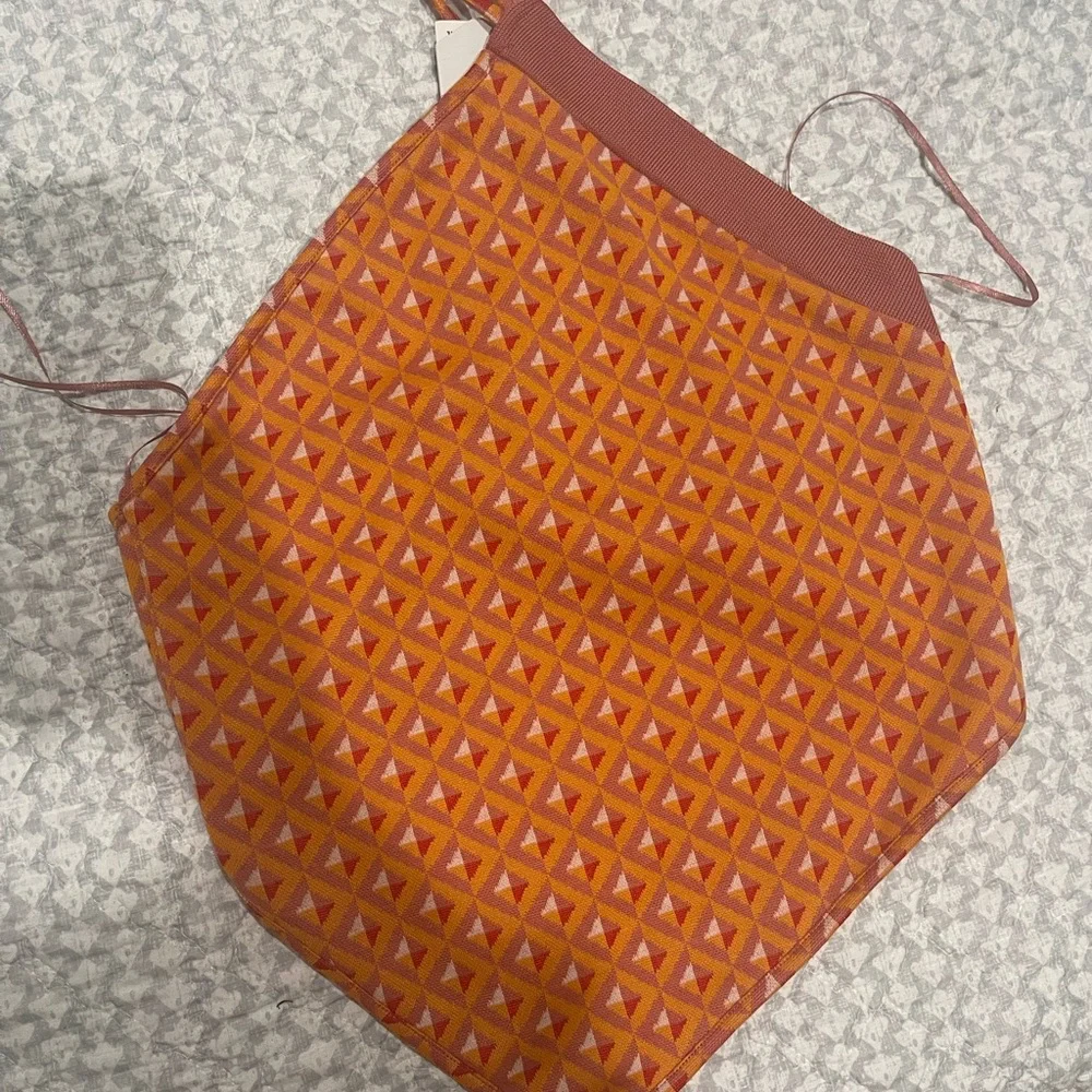 Geometric Patterned top - Picture 3 of 5